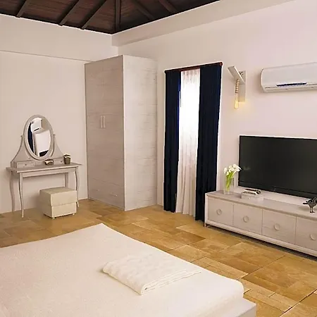Hillcity (adults Only) Otel 3*